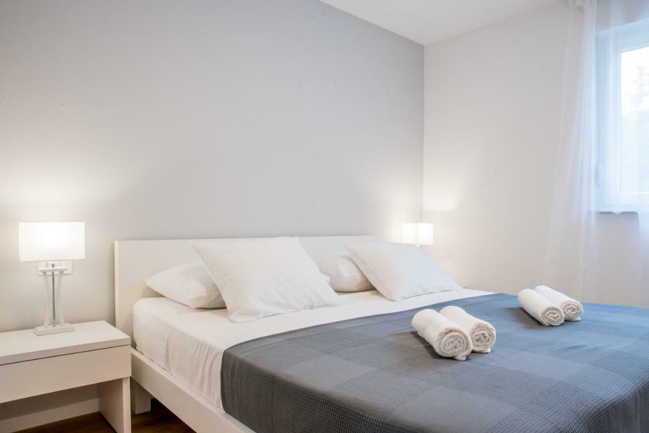 Lion'S Beach Apartment Подстрана Екстер'єр фото